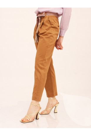 Pantalone marrone con... 2